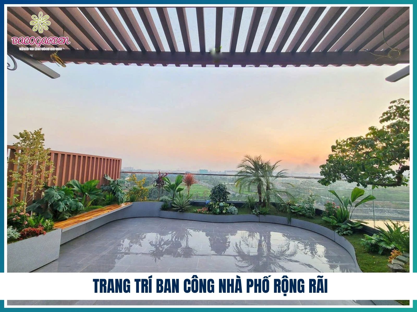 Ban cong nha pho rong rai