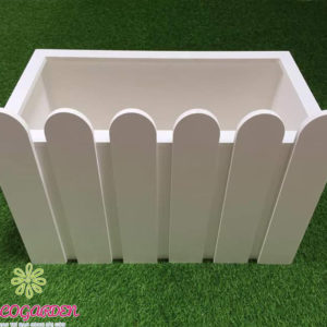 chậu hàng rào trắng trang trí ban công