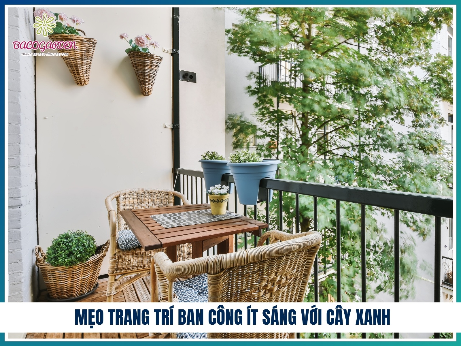 Meo trang tri ban cong it sang voi cay xanh
