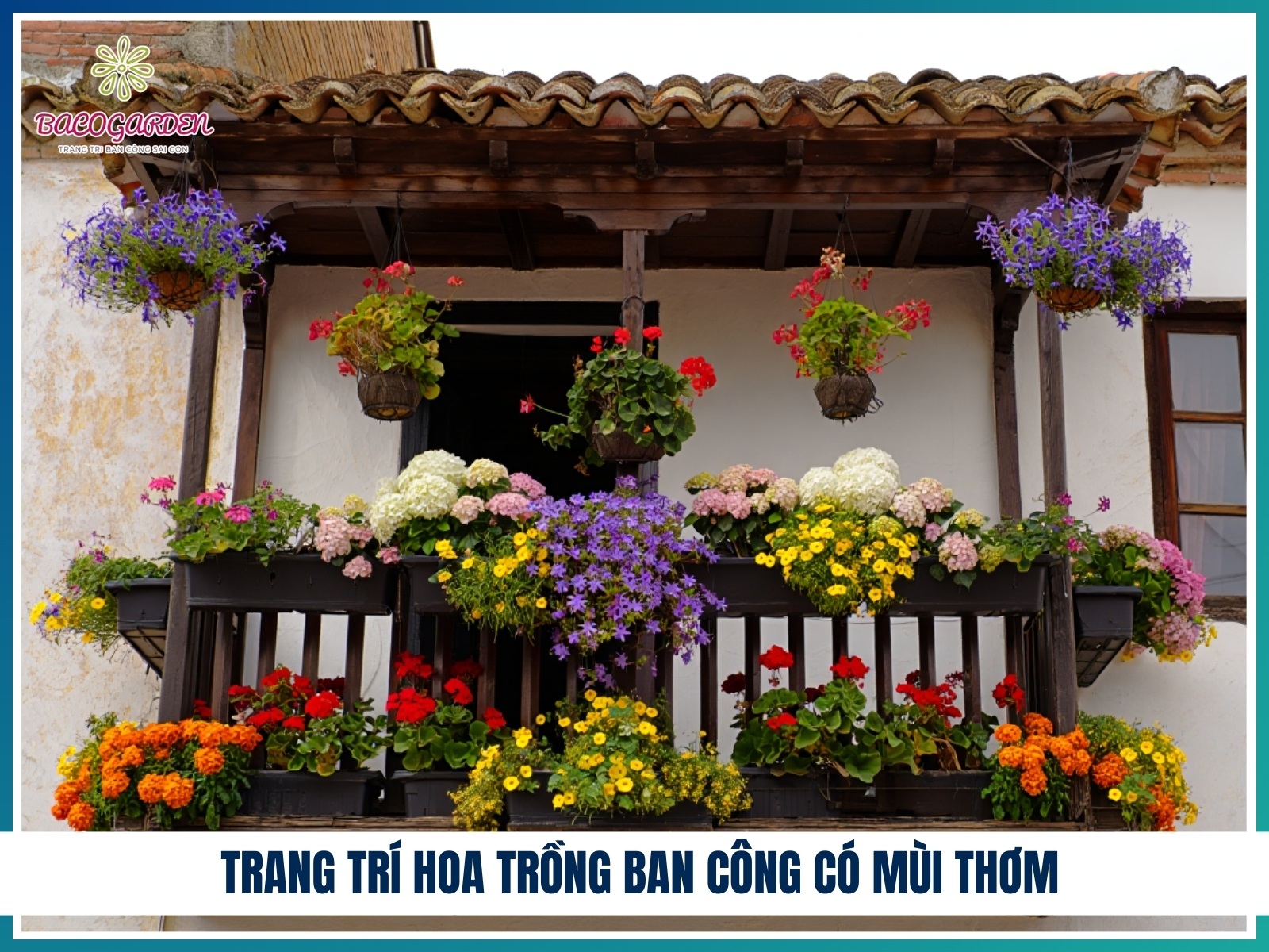 Trang tri hoa trong ban cong co mui thom